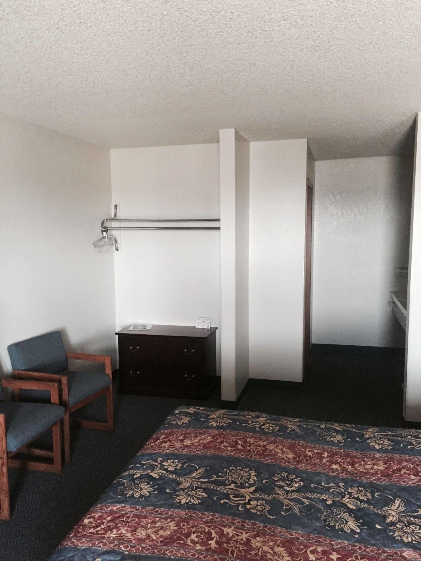 Country Inn Bolivar Luaran gambar